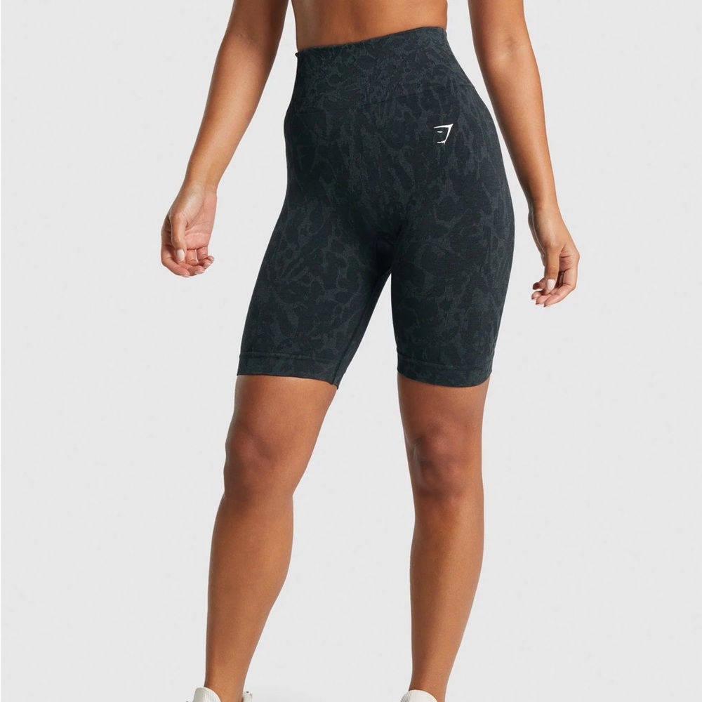 GYMSHARK BLACK BUTTERFLY COLLECTION SHORTS